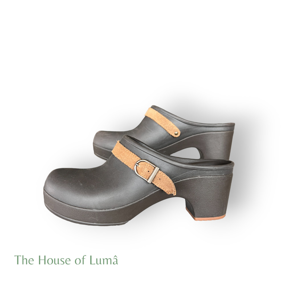 Crocs Womens Sarah Clog Platform Heels Shoes Black Slip On Faux Buckle Strap 8